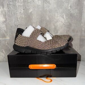 NEW Bernie Mev charm 2 bronze Woven Slip-On Sneakers